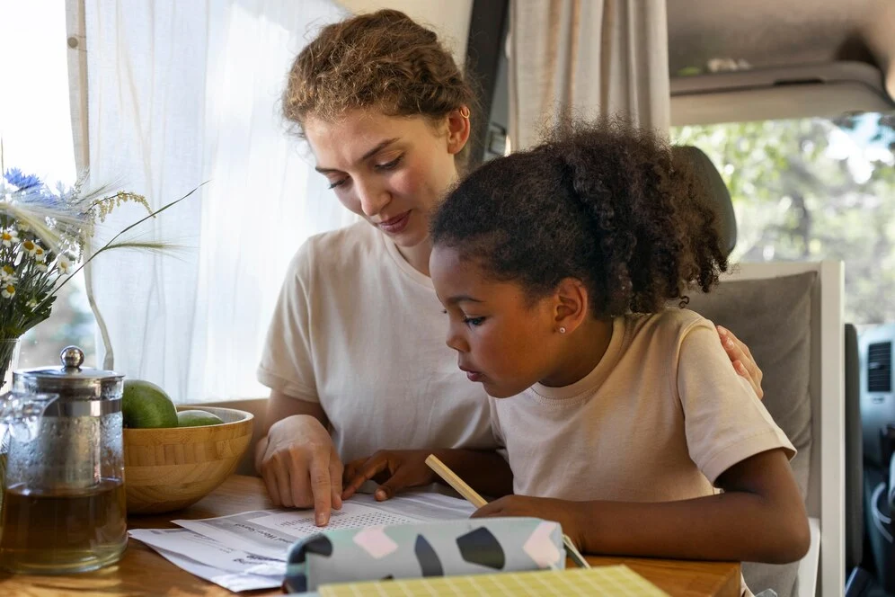 o-papel-de-cursos-e-livros-na-jornada-da-educação-parental