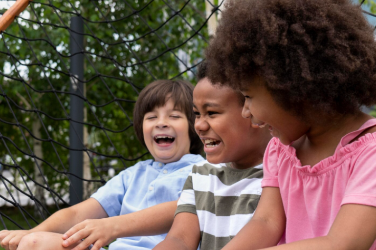 Capacite-se com o Coaching parental para desenvolver cidadania digital e prevenir o cyberbullying, formando futuras gerações conscientes e seguras.