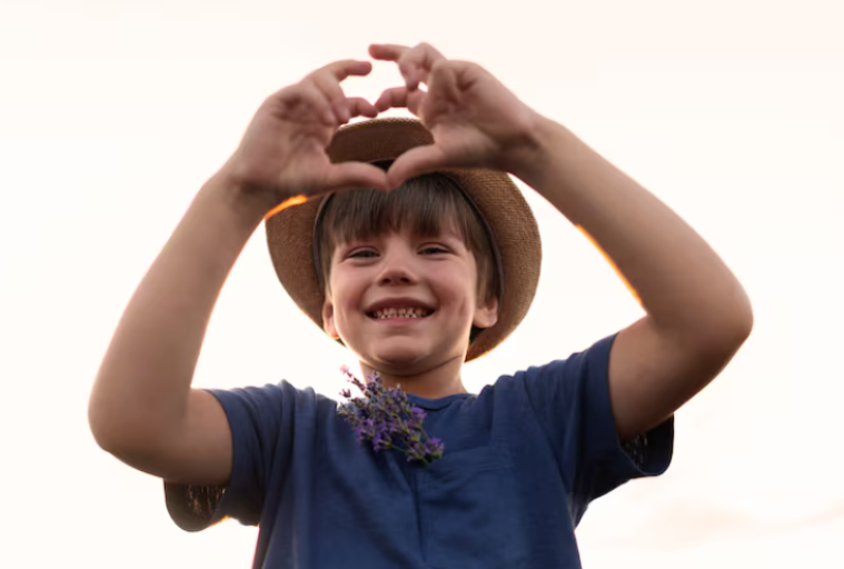 Desvende a educação parental consciente e aprenda a cultivar a autocompaixão para pais e filhos, reduzindo a culpa e fortalecendo laços.