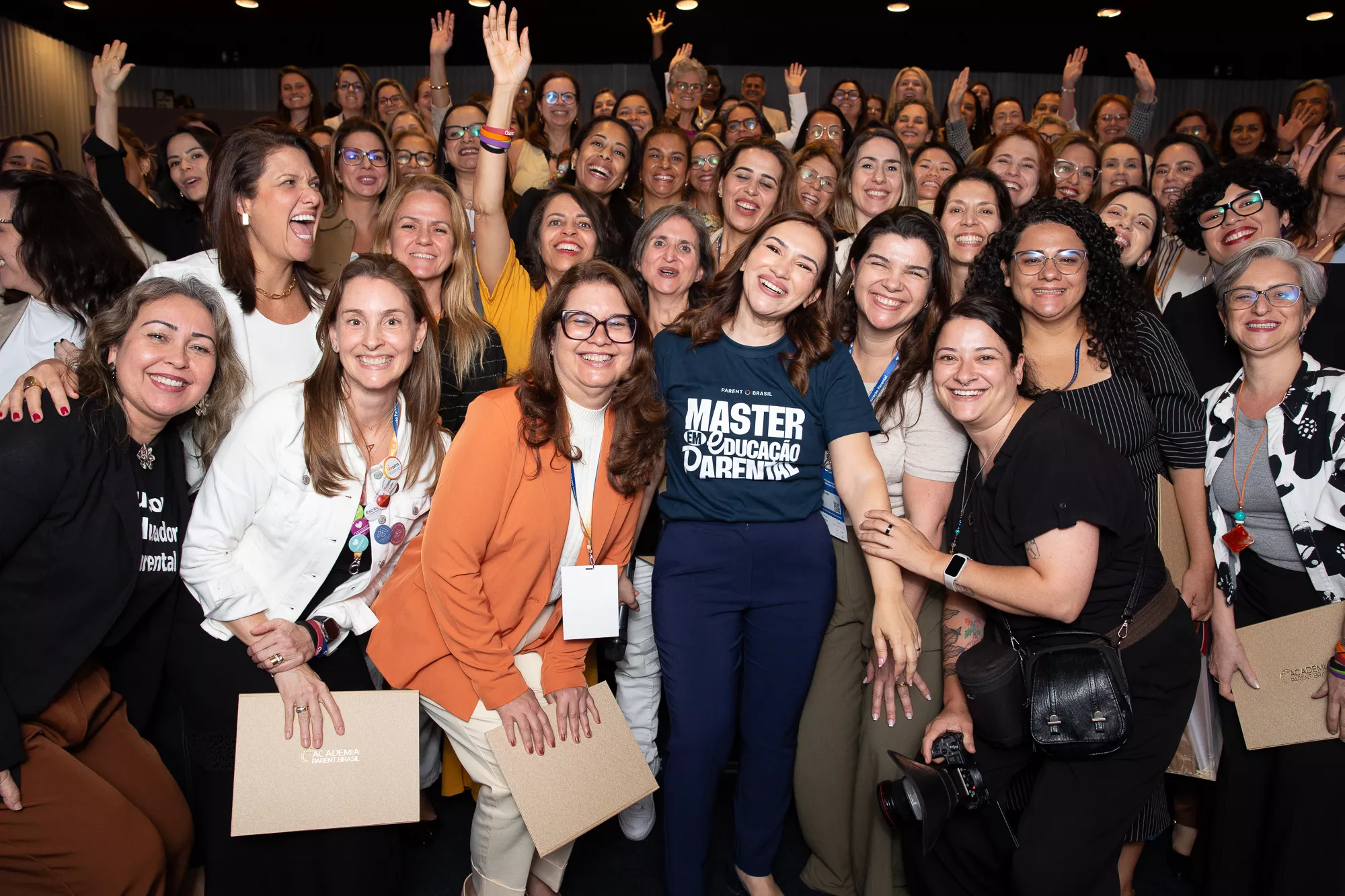 Turma de formandas da Academia Parent Brasil com Jacqueline Vilela
